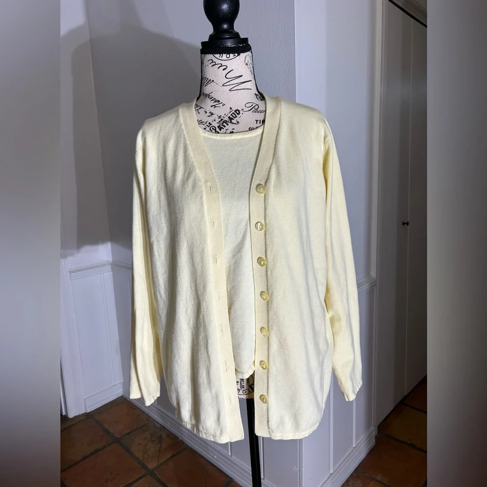 Denim & Co. Sweater - size Medium - Picture 1 of 4